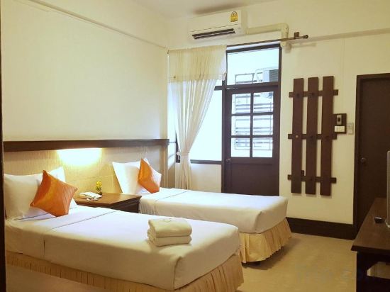 Sakulchai Place Hotel - Tap to explore photos
