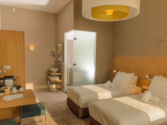 Amadi Panorama Hotel Room Type - Superior Twin Room