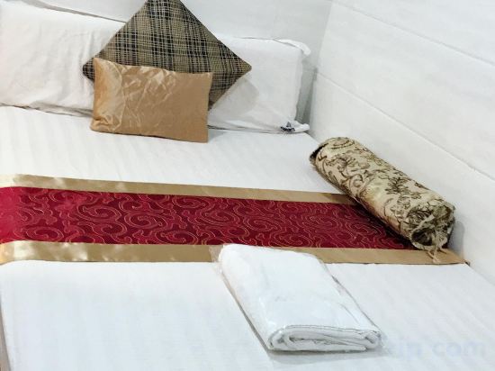 Strawberry Guest House Room Type - Standard Double Room