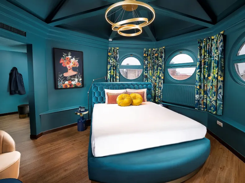 Three Corners Hotel Art