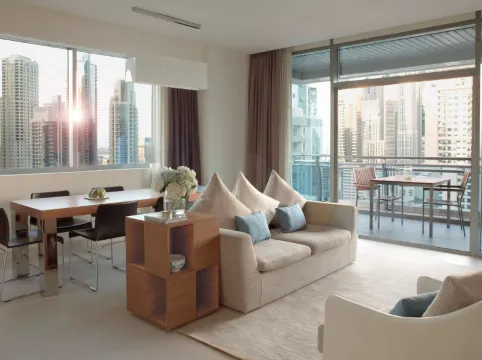 The Radisson Blu Hotel Apartment Dubai Marina