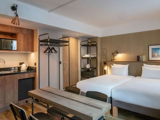 Novotel Suites Nice Airport Room Type - Superior suite - 2 single beds and 1 day bed