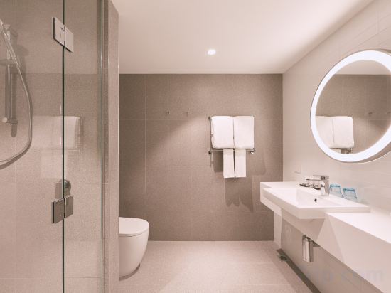Holiday Inn Express Newcastle - Tap to explore photos