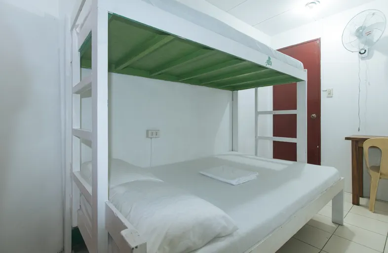 Stay Malate Hostel by RedDoorz