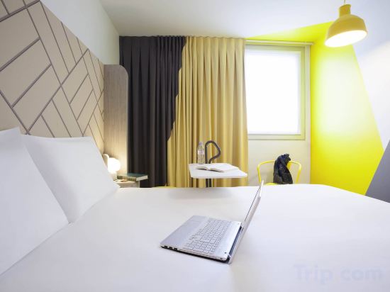 ibis Styles Paris Massena Olympiades Room Type - Standard Room with two single beds