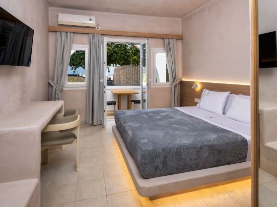 Aelia Luxury Suites Room Type - Elegant family suite pool view Aelia Luxury Suites Room Type - Elegant family suite pool view