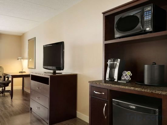 Hilton Garden Inn Toronto-Vaughan - Tap to explore photos