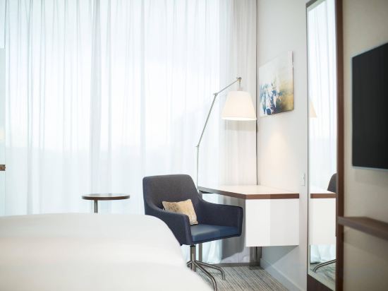 Courtyard by Marriott Edinburgh West - Tap to explore photos