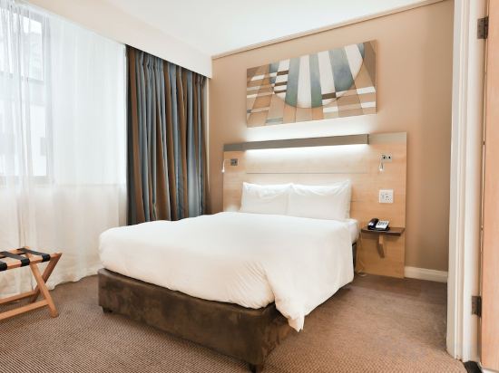 Holiday Inn Express City Centre - Tap to explore photos