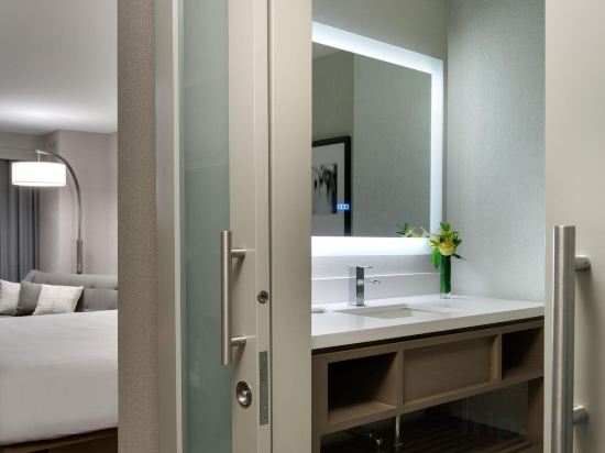 Hyatt Regency Boston Room Type - King Room - High Floor