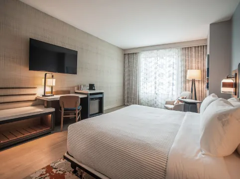 Cambria Hotel Austin Downtown