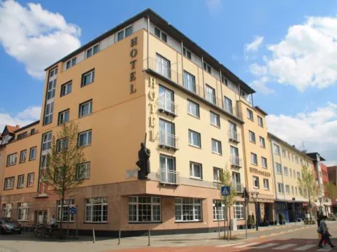 洛美霍夫酒店 - 旅程旅館