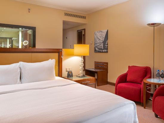Hilton Warsaw Hotel Room Type - KING EXECUTIVE BUSINESS