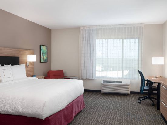 TownePlace Suites by Marriott Orlando Theme Parks/Lake Buena Vista - Tap to explore photos