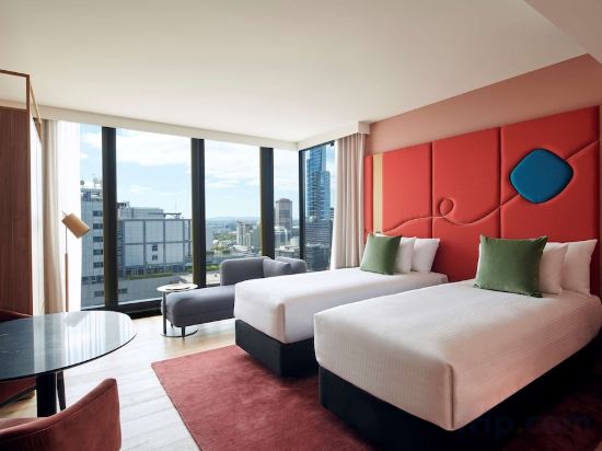 Quincy Hotel Melbourne - Tap to explore photos