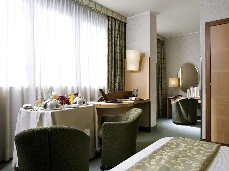 Mercure Roma West