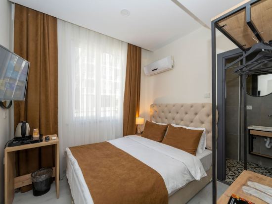 Gloria Airport Hotel
