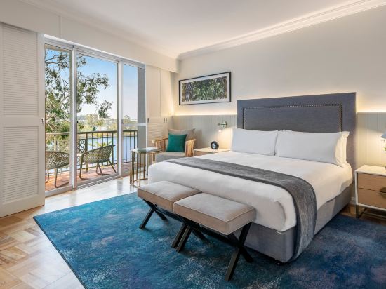 InterContinental Sanctuary Cove Resort Room Type - 1 King Classic Club Lounge Access Marina View