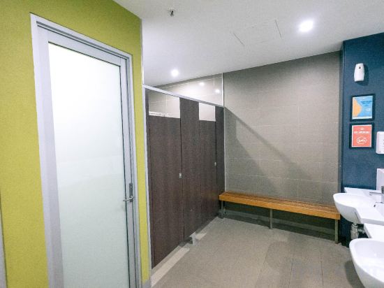YHA Melbourne Central Room Type - Bed in 4-Bed Mixed Dormitory with Shared Bathroom YHA Melbourne Central Room Type - Bed in 4-Bed Mixed Dormitory with Shared Bathroom