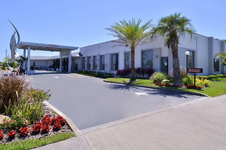 Clarion Inn & Suites Across from Universal Orlando Resort