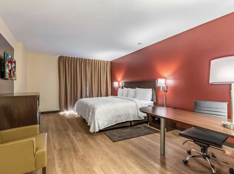 Red Roof Plus+ & Suites Houston - IAH Airport SW