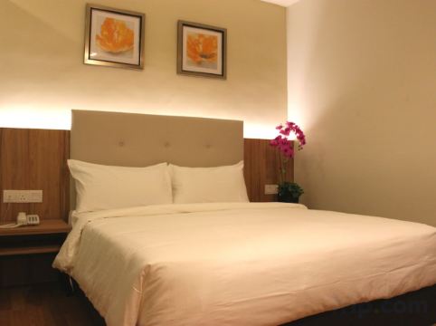 BIG M Hotel Room Type - Standard Double Room with No Window