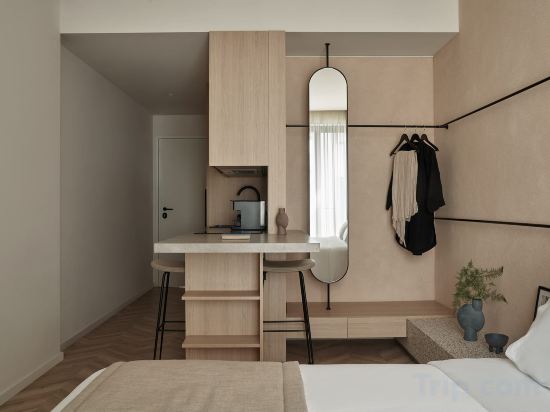 The Newel Psychiko Room Type - Deluxe Double 