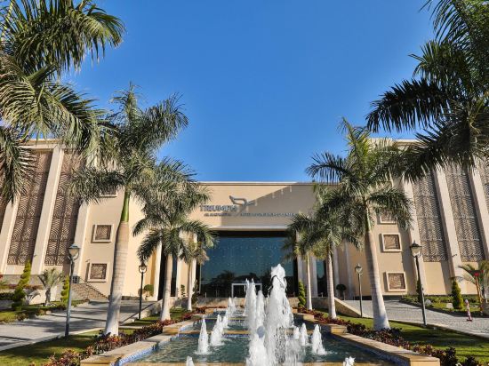 Triumph Luxury Hotel Room Type - Deluxe Smart Room - Twin Bed - City View