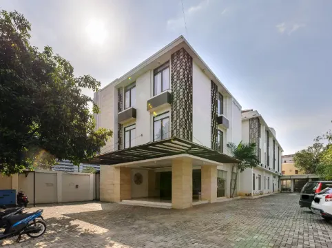 Sans Vibes Firdaus Mansion Kemang