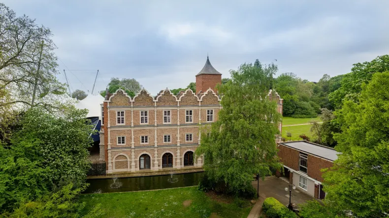 Safestay London Kensington Holland Park