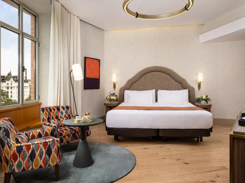 馬德里普拉多大道NH典藏酒店