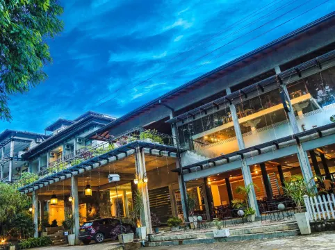 Oak Ray Ella Gap Hotel