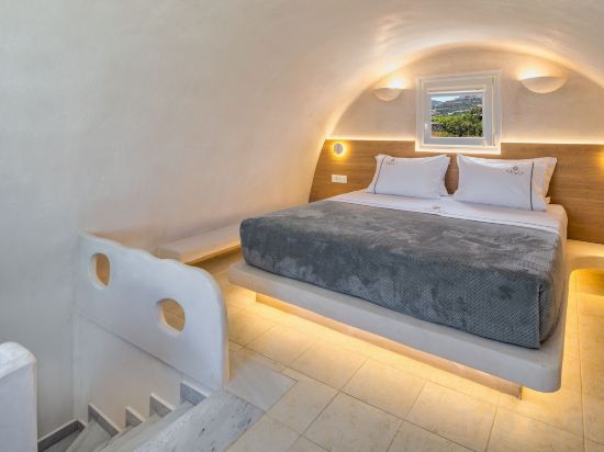 Aelia Luxury Suites Room Type - Aelia suite sea view with outdoor hot tub Aelia Luxury Suites Room Type - Aelia suite sea view with outdoor hot tub
