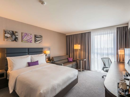 Hilton Garden Inn Munich City West Room Type - KING ROOM WITH SOFA