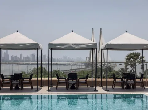 Taj Lands End