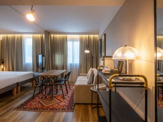 Novotel Suites Nice Airport Room Type - Superior suite - 2 single adult beds and 2 two single child beds