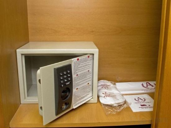 AKGUN ISTANBUL HOTEL Room Type - 2 Single Beds, Non-Smoking, Deluxe Room, Sofabed, Work Desk, Wi-Fi, Air-Conditioned AKGUN ISTANBUL HOTEL Room Type - 2 Single Beds, Non-Smoking, Deluxe Room, Sofabed, Work Desk, Wi-Fi, Air-Conditioned