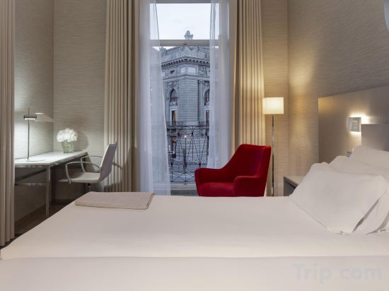 NH Collection Porto Batalha Room Type - Deluxe With View