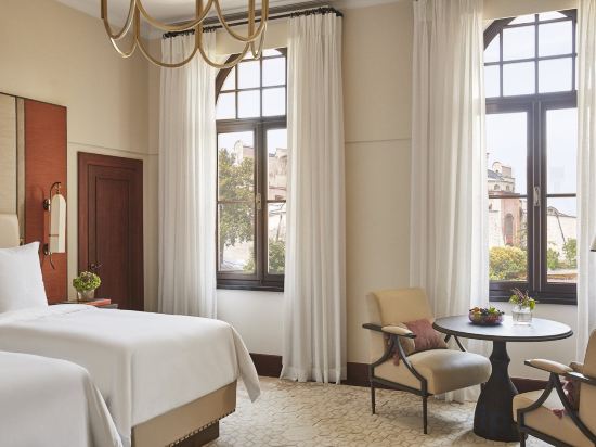 Four Seasons Hotel Istanbul at Sultanahmet  Room Type - Premier Twin Room