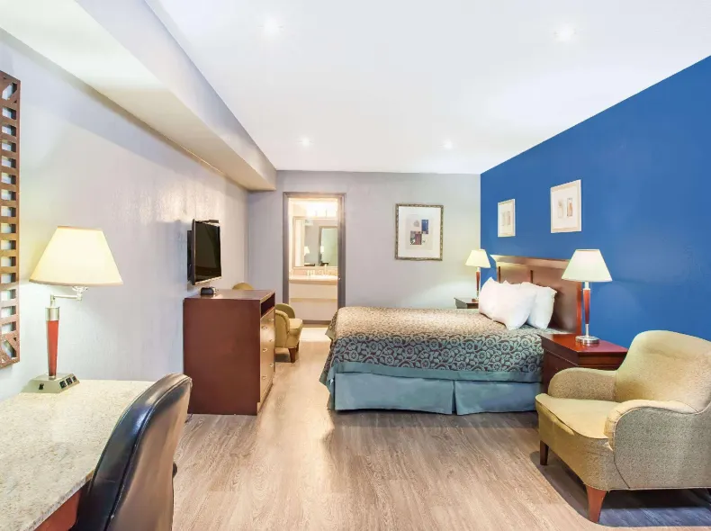 Days Inn by Wyndham San Antonio Alamo/Riverwalk