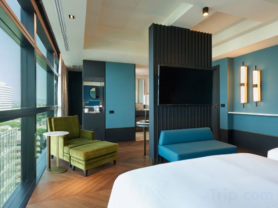 Hilton Rome Eur La Lama Room Type - Executive Double Room with Two Double Beds - Lounge Access Hilton Rome Eur La Lama Room Type - Executive Double Room with Two Double Beds - Lounge Access