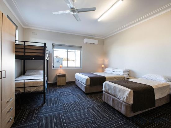 Toongabbie Hotel Room Type - Economy Family Room with Shared Bathroom Toongabbie Hotel Room Type - Economy Family Room with Shared Bathroom