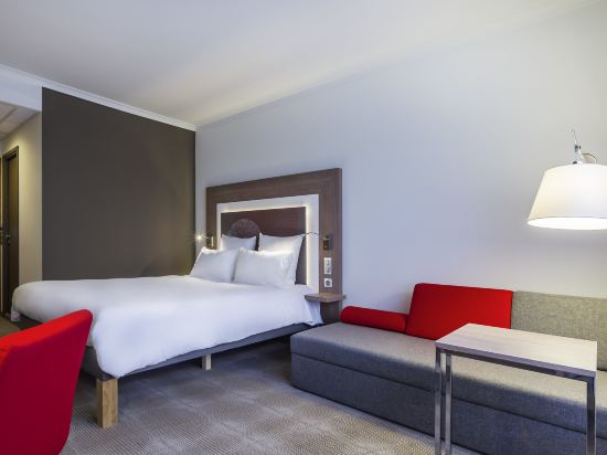 Novotel Katowice Centrum Hotel Room Type - Executive Room with Double Bed and Sofa, City View Novotel Katowice Centrum Hotel Room Type - Executive Room with Double Bed and Sofa, City View
