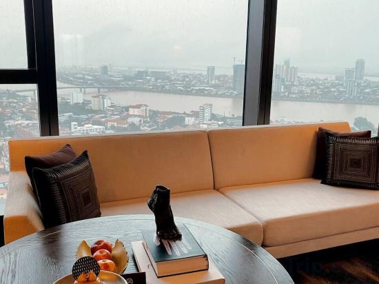Rosewood Phnom Penh Room Type - Premier River King Room