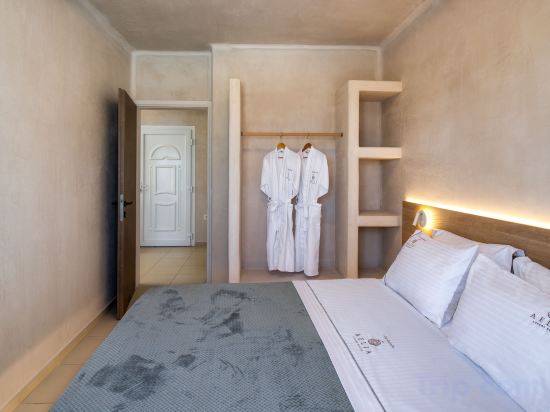 Aelia Luxury Suites Room Type - Honeymoon suite sea view with outdoor hot tub