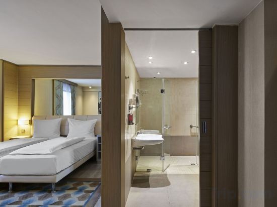 TITANIC Comfort Mitte Room Type - Superior Double Room