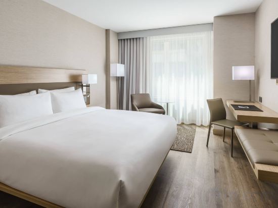 AC Hotel by Marriott Washington DC Downtown - Tap to explore photos