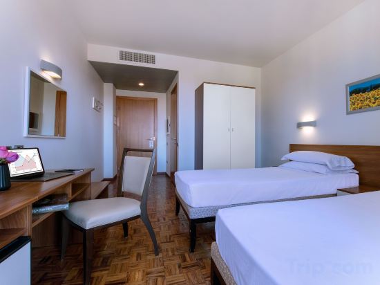 Park Hotel Room Type - Standard Twin Room