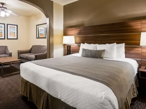 Best Western Plus Hill Country Suites