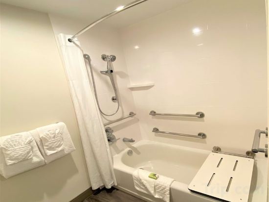 SureStay Hotel by Best Western Santa Monica - Tap to explore photos